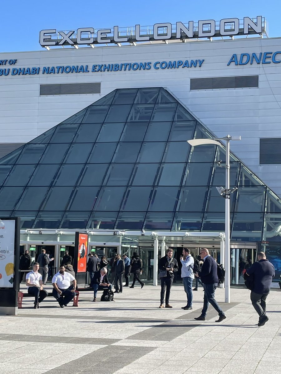Great to be back at a live trade show again ! Thanks <a href="/DTX360/">Digital Transformation EXPO (DTX)</a> for a great round table this morning and a fantastic keynote by <a href="/louistheroux/">Louis Theroux</a> . Come visit the @Navisite stand!