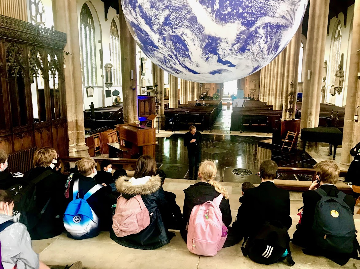 SHSKingsLynn's tweet photo. Year 9 Students who completed their discovery CREST award remotely last year were rewarded with a trip to visit Dippy plus receive a talk from Dr. Kelly Edmunds, a scientist from the UEA,  who talked about the history and timeline of life on Earth. #Trips #STEM #Rewards #ECA https://t.co/r0Wu5lc7hc