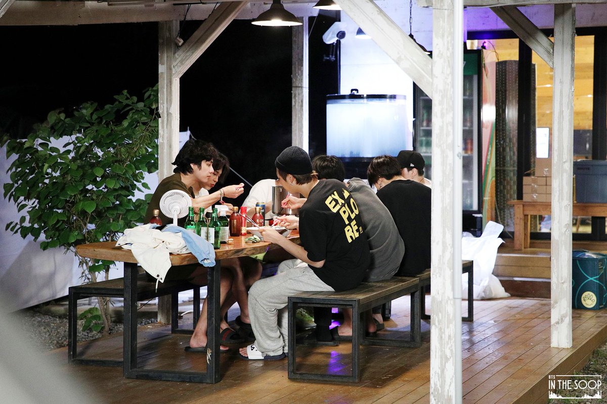 Bts soop. Soop бтс. Soop bts тэхён. On the soop бтс. Чонгук soop.