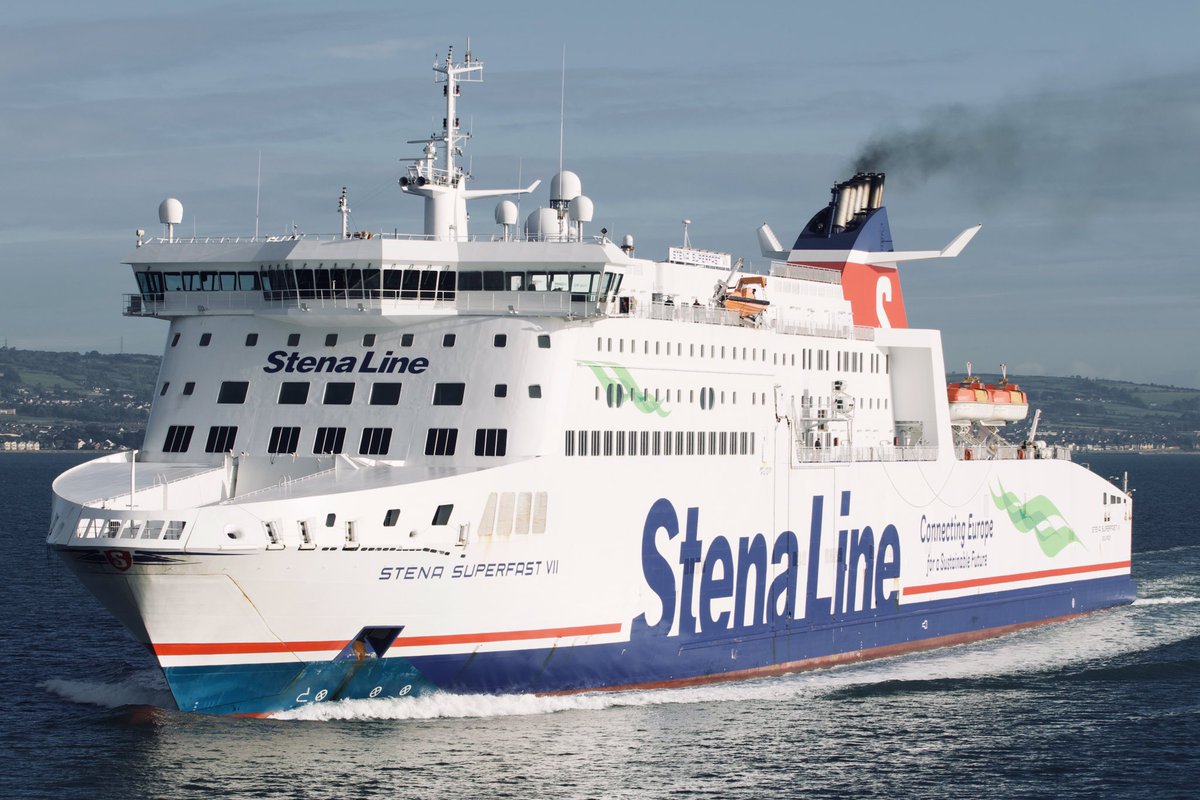 WixpixRob's tweet photo. Surely that salute 🤚 from the bridge of @StenaLine #SUPERFASTVII is not aimed at me 🤔📸 https://t.co/baabfM1uUx