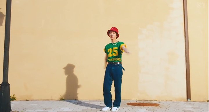 โอ้ยยย ขุ่นพรี่ ถ้าจะเป๊ะทุกจุดขนาดนี้น่ะนะ ถ้ามาใช้คำว่า inspiration กุขำจริงด้วย นี่มันก็อปค่า