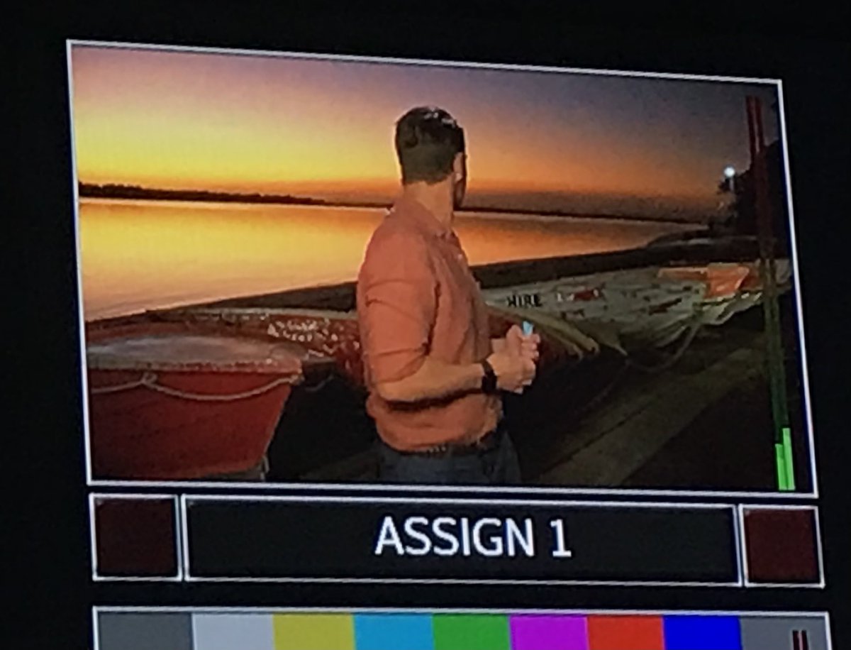 TonyAuden's tweet photo. When the viewβs so good you forget to look at the camera! π₯
#sunset #BribieIsland #7NEWS #7Weather https://t.co/6U0cIgcA4Y