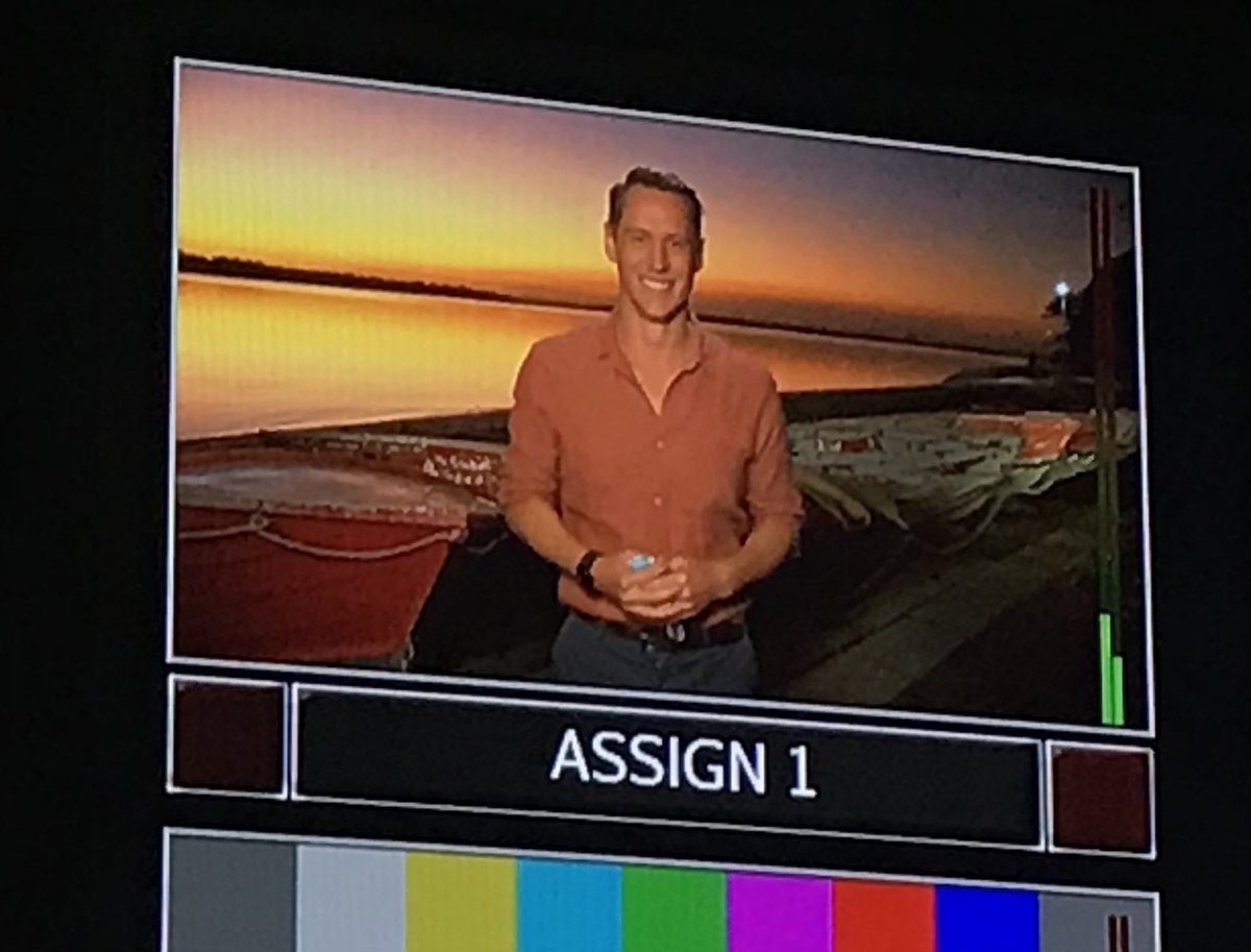 TonyAuden's tweet photo. When the viewβs so good you forget to look at the camera! π₯
#sunset #BribieIsland #7NEWS #7Weather https://t.co/6U0cIgcA4Y