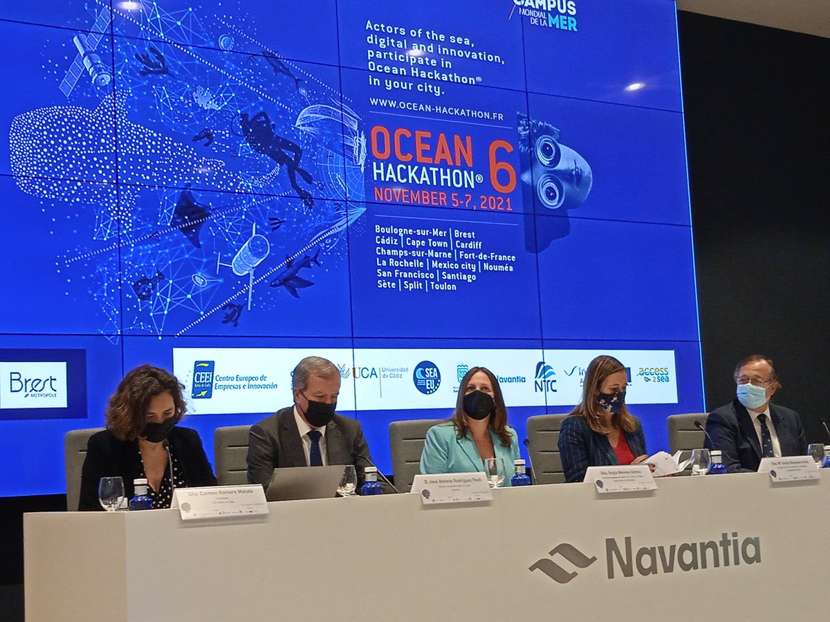 ClusterCadiz's tweet photo. Hoy participamos en la presentación del #OceanHackaton Planteamos el reto "Integración de la #acuicultura en plataformas eólicas flotantes" @NavantiaOficial @ceeibahia https://t.co/Mne264Csox