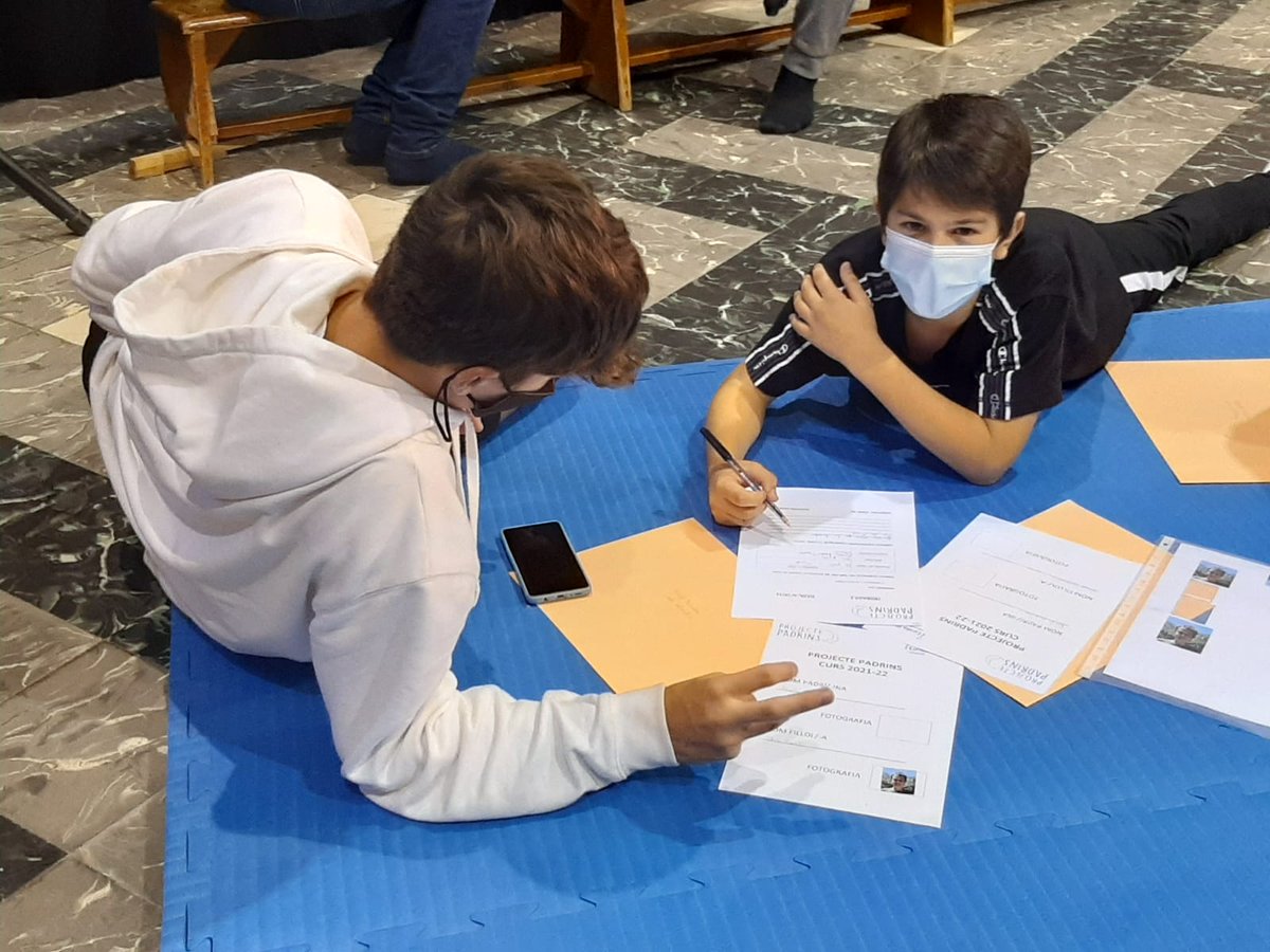 epiasabadell's tweet photo. Els padrines i padrines els han escoltat i donat bons consells.
#1RESOPIASABADELL
#1RBATXILLERATPIASABADELL https://t.co/8odYiEp8Z1