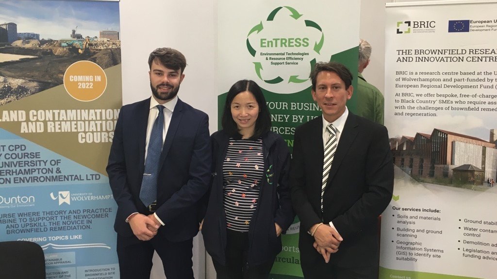 EnTRESS_ERDF's tweet photo. #Quickin have joined us today on stand E115 @UK_CW
Dr Vinh Doan (centre) one of our Knowledge Transfer Managers is currently supporting them.
Find out more about our support for #SMEs https://t.co/eQ4mp1VUag https://t.co/1qsdqm6mbA
