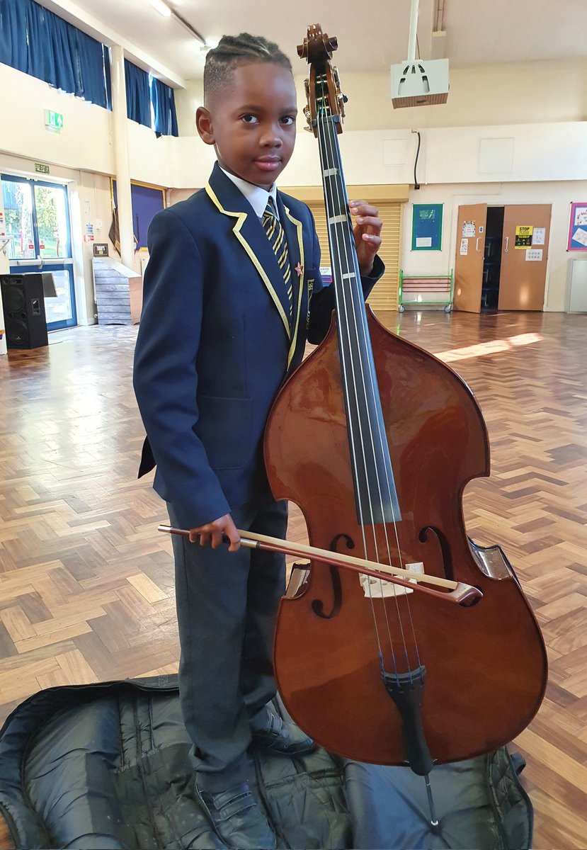 ststephensSW8's tweet photo. Fantastic music session with Lynn! 🎻👏 Keep it up boys! 🎼 @IHLambeth
#StStephensMusic #music #learningeveryday #LearningNeverStops https://t.co/cUgq5IzsgA