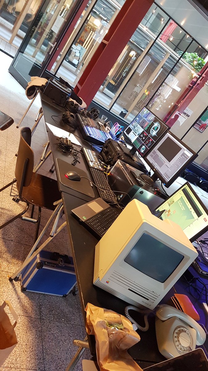 De setup achter de schermen in de studio van DrupalJam
#Drupaljam #DrupalConEur