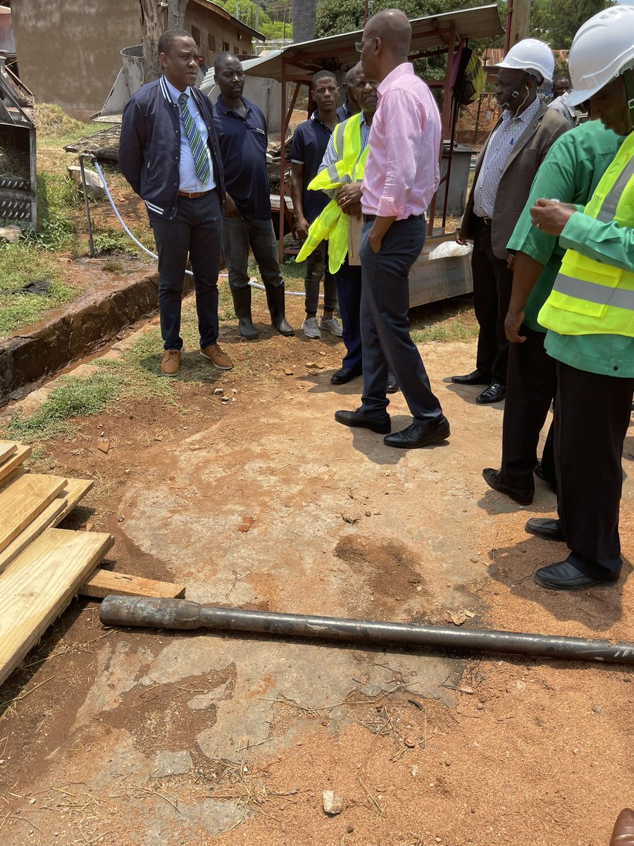 JMakamba's tweet photo. Niko Kigoma na Kasulu na Ndugu Chande, MD-TANESCO, kama alivyoelekeza Mhe Makamu wa Rais. Tarehe 25/11 tunamaliza tatizo. Kigoma ipo nje ya Gridi, kwahiyo TANESCO inatumia bilioni 3 kwa mwezi umeme wa dizeli kwa wateja 63,000 wanaolipa bilioni 1.5. Tunaleta Gridi Kigoma mwakani. https://t.co/DCgEVyZ51i