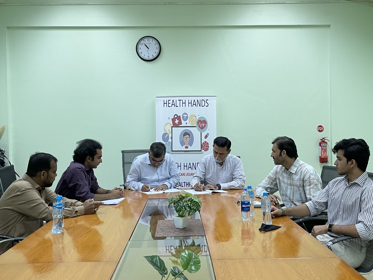DigitalCare1's tweet photo. Digital Care has partnered with SoftSols in their "Health Hands" project as an "Exclusive Telemedicine Service Partner". The MoU was signed by the CEOs of Digital Care and SoftSols, Dr. Zakiuddin Ahmed and Mr. Kashif Fareed respectively.
#digitalhealth #Telemedicine https://t.co/n6kr2sEgKh