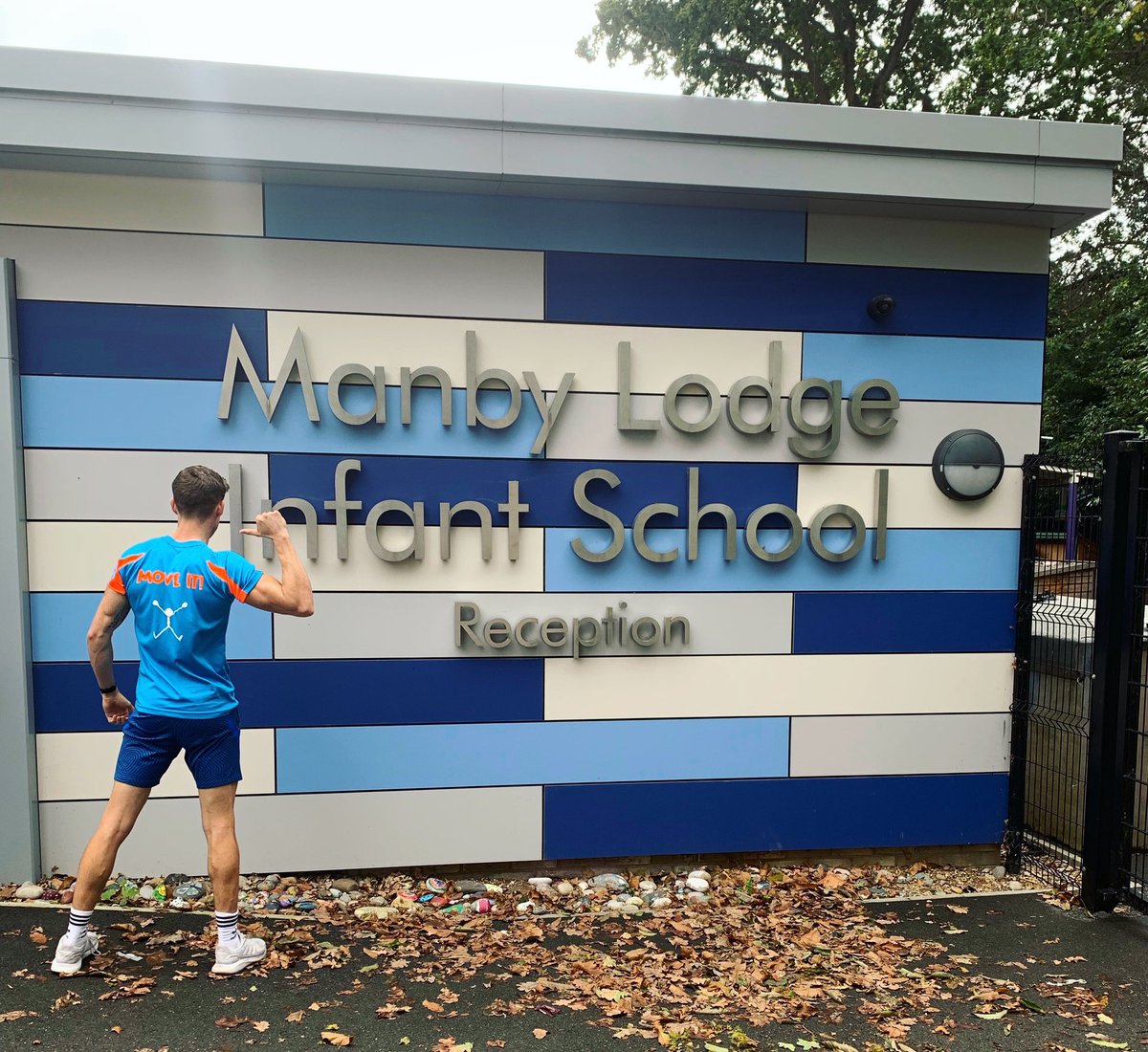 CarlT_Official's tweet photo. Getting Manby Lodge infant school MOVING with some fitness fun ๐ช๐ผ๐ซ๐ #MrMoveIt #FitnessFun #edutwitter https://t.co/Z9D8emjJ33