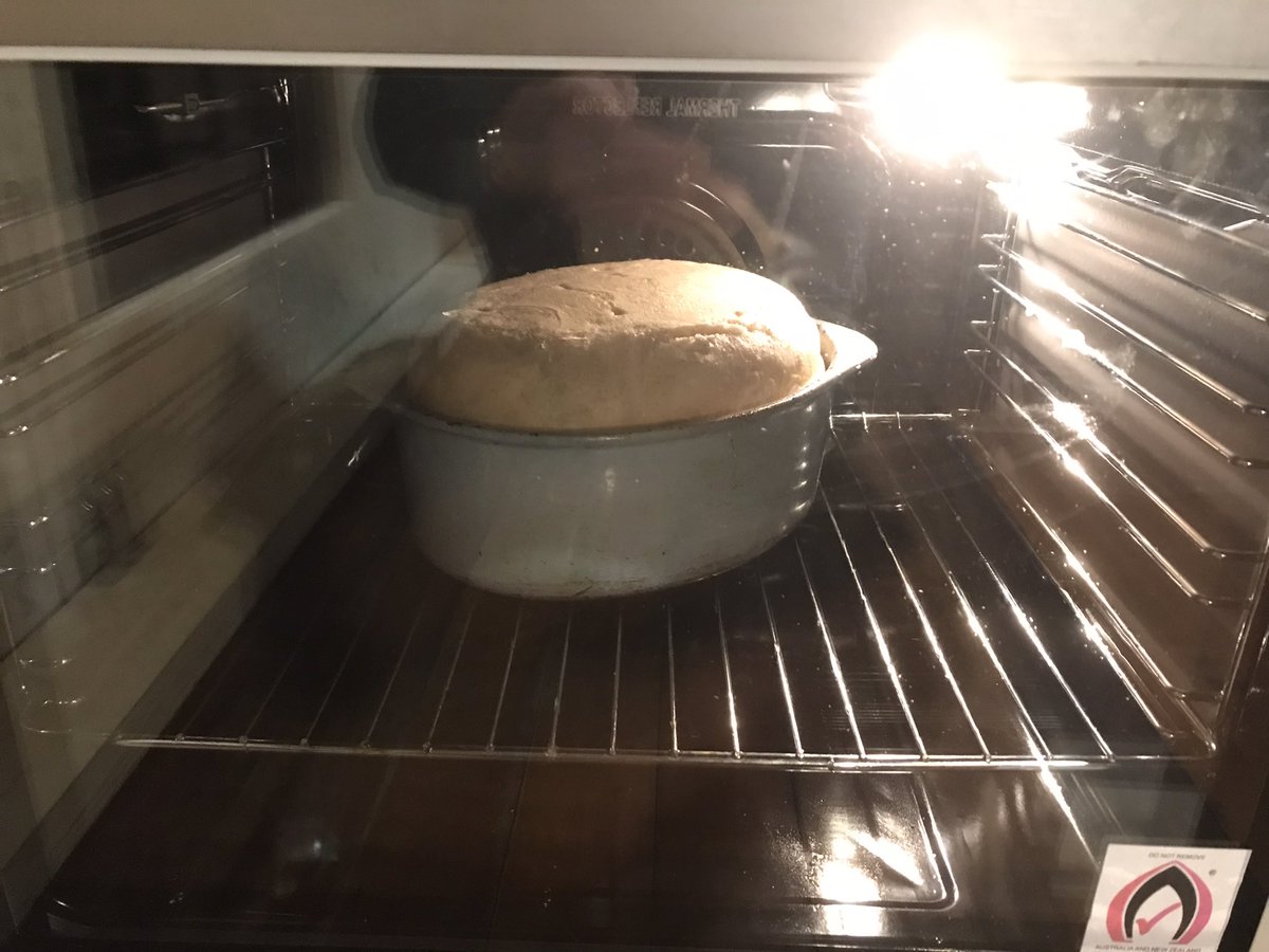 tauhenare's tweet image. Wahoo. Look at this baby. 30 minutes to go and I’ll be the only one awake. Hahahahahahha #MyBread.