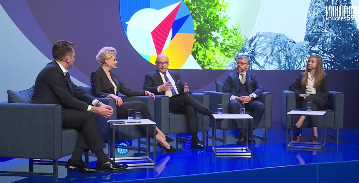 NFZ_GOV_PL's tweet photo. 💬 Filip Nowak, p.o. prezes #NFZ na @Kongres590:
Profilaktyka to inwestycja w zdrowie, dlatego zachęcam do udziału w #Profilaktyka40Plus. W kilka minut wypełniamy ankietę. Dostajemy #eSkierowanie, idziemy na badania, a wyniki, w razie wątpliwości, możemy skonsultować z lekarzem. https://t.co/sI12qRgmor