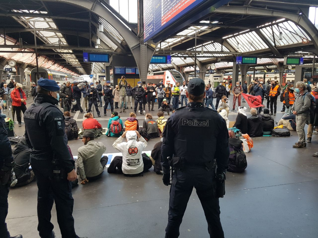 Extinction Rebellion 🇨🇭 | aktiv sein tut gut tweet media