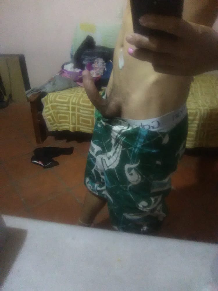 Piposex2's tweet photo. Hoy amaneci con ganas de mujer ajena https://t.co/DleyVTEN4J