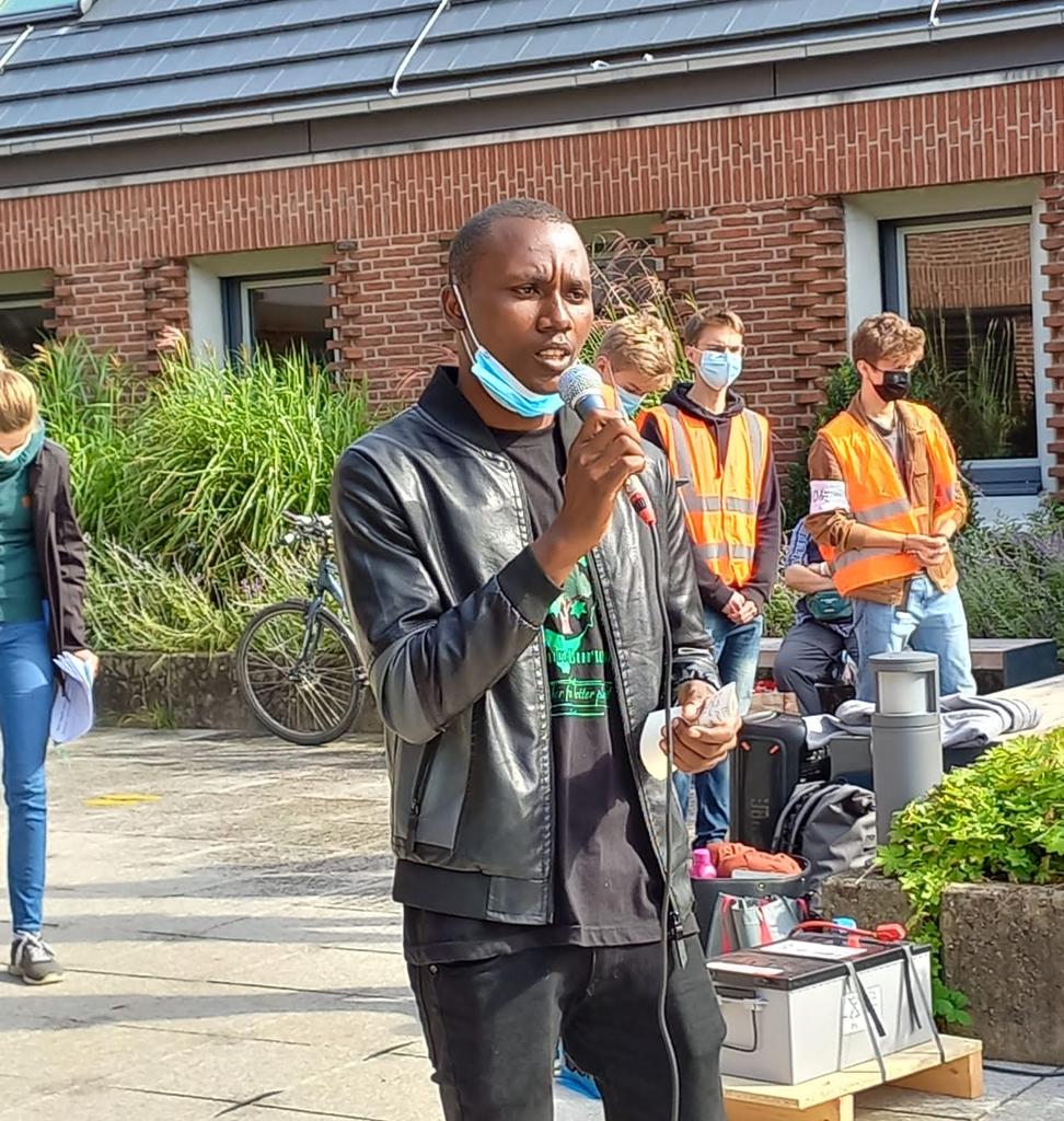 EmmanuelNiyoya's tweet photo. Governments will have to put in place measures &amp; laws to protect #planet and its inhabitants so that they can implement ambitious environmental policies in order to achieve carbon neutrality as quickly as possible and thus limit the rise in temperatures on the planet.
@COP26 https://t.co/zAlGnlNiMv