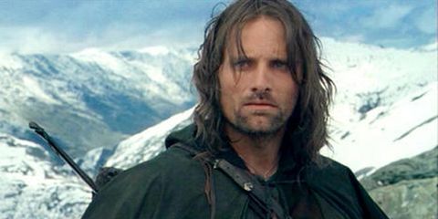 A Viggo Mortensen le ofrecieron volver a ser Aragorn en El Hobbit y lo rechazó porque dijo que él no salía en el libro. Quería ser fiel a la obra de Tolkien. 

¡Viggo es el mejor!