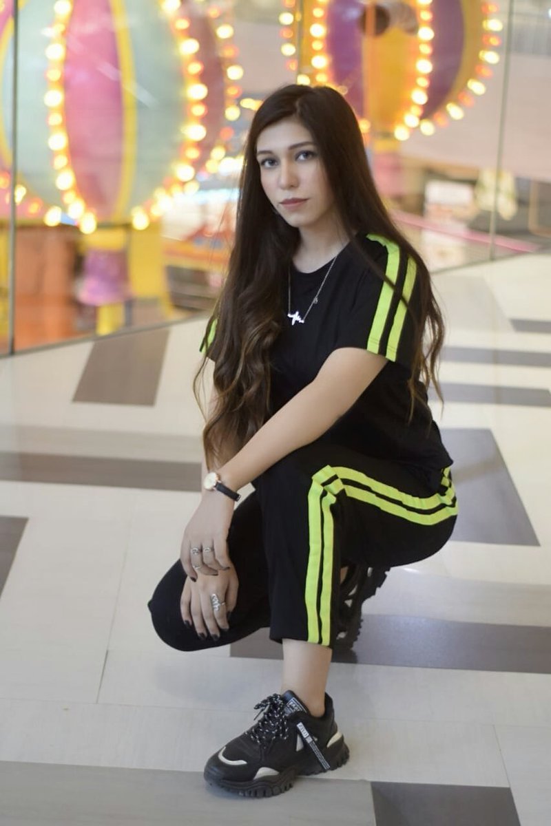 AimanChanna's tweet photo. Why you staring like this ? Just double tap! https://t.co/cg93X28qlz