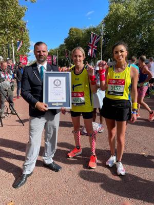 CambNetwork's tweet photo. .@toms_trust’s Marathon runners set new Guinness World Record for the fastest marathon with two female runners handcuffed together, raising more than £6,000 for children with brain tumours 👏🏃♀️
https://t.co/mlQLpUkq6O
#membernews #TomsTrust #GuinessWorldRecord #LondonMarathon https://t.co/PuRPa1OvLS