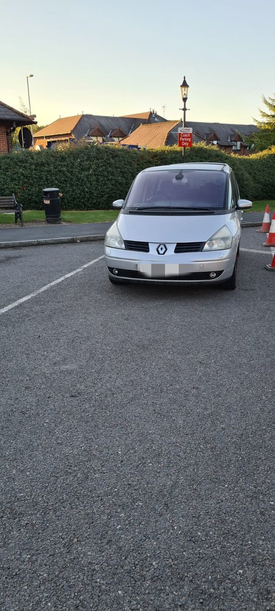 DerbyshireRPU's tweet photo. Our M1 checksite is in operation today (disappointed we aren't on the Spotted: VOSA Facebook page yet). Commercial vehicles and load security of particular interest. First job was to remove these two stolen vehicles parked in the CLEARLY MARKED POLICE CHECK AREA. #BrainsOfBritain https://t.co/lxzqVYVhXE