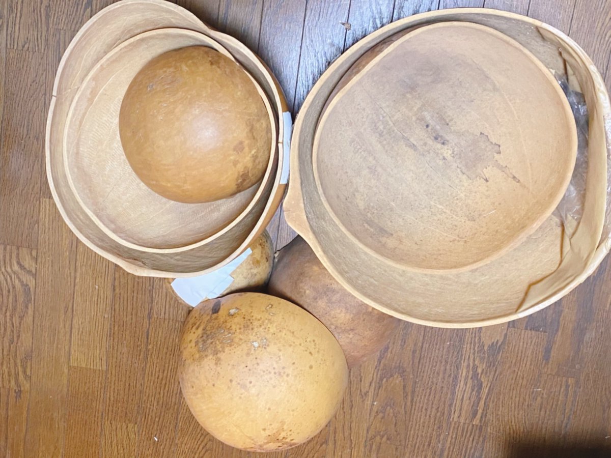 anonekonone's tweet photo. アフリカのWaterdrum🥁
大きなやつに、水をいれて、小さいのを浮かべて叩いたり、水遊びしたりします😙
かなり原始的な楽器で大好きな楽器です。
#Waterdrum https://t.co/bIobirJQQK