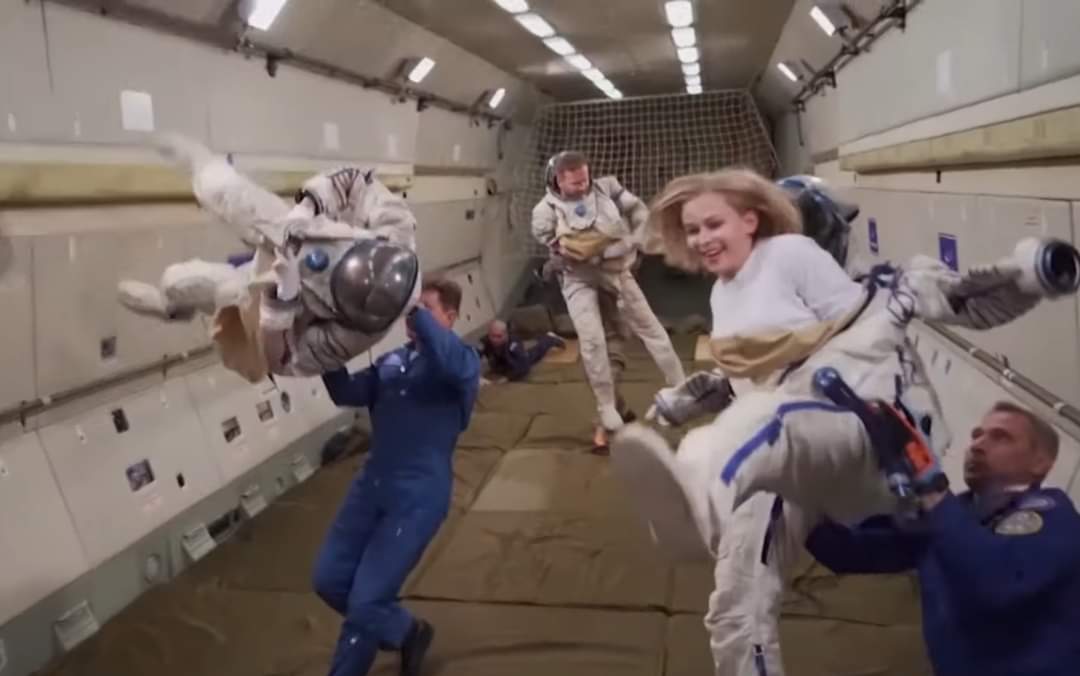 RONBupdates's tweet photo. Interesting: A Russian movie called "The Challenge"will become the first movie whose filming will be done in Space. There will be around 12 days of Shooting &amp; the crew members have already taken off in a rocket.The movie will feature a doctor whose mission is to save a cosmonaut. https://t.co/7ODaKLQZNt
