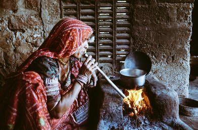 ayusharyaRLD's tweet photo. सौगात देकर उसको छीनना आपसे सीखे मोदी जी, जब 430₹ का गैस सिलेंडर होया करता था तब गांवों के लोगो को गैस कनेक्शन दिए, आज 899₹ का गैस सिलेंडर कर ही दिया है तो उसको कैसे भरे, उसका भी बता दो।
अगर ऐसा करना ही था तो दिया ही क्यों सॉफ के लिए।
#LPGPriceHike #LPG #Rs15
#Achhe_din https://t.co/awvoZAatxs