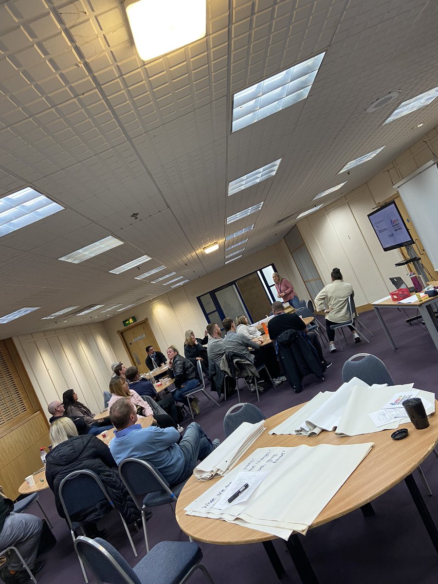 ProPracticeFife's tweet photo. Development day with CLD staff in a an actual room, sharing, learning, partnerships #EASYP @FifeCouncil #becauseofCLD https://t.co/L2jLxQR0Es