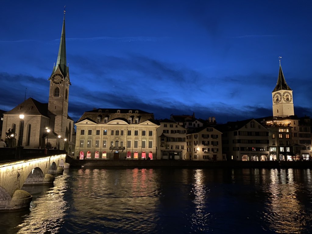 JetsetJB's tweet photo. Zurich at night. #travel #switzerland https://t.co/YMubWPtUeq