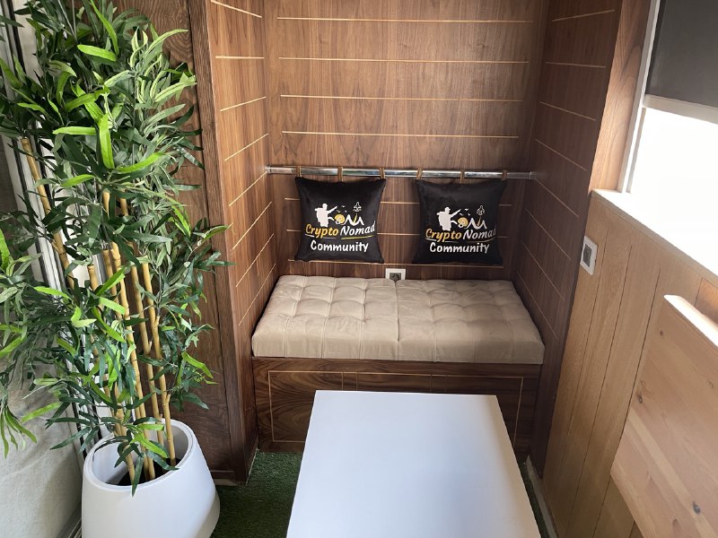 CryptoNomadian's tweet photo. #Crypto_Nomad_Community 😍☕️
#Proof_Of_Community 💪🚀
#Co_Working_Space 💻
#Crypto_House 💹
#POD https://t.co/sTlJRYwNPF