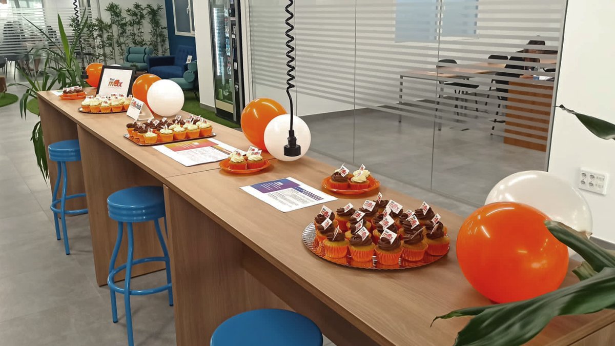 foundever_spain's tweet photo. El viernes pasado Sitel MAX cumplió dos años, ¡y así lo celebramos en nuestros hubs de Sitel Spain! 
Sitel MAX convierte a nuestros empleados en participantes activos en su propia experiencia y fomenta una cultura empresarial de mejora continua. Más info: https://t.co/ABvJNyJGP8 https://t.co/N4gpLRJOkf