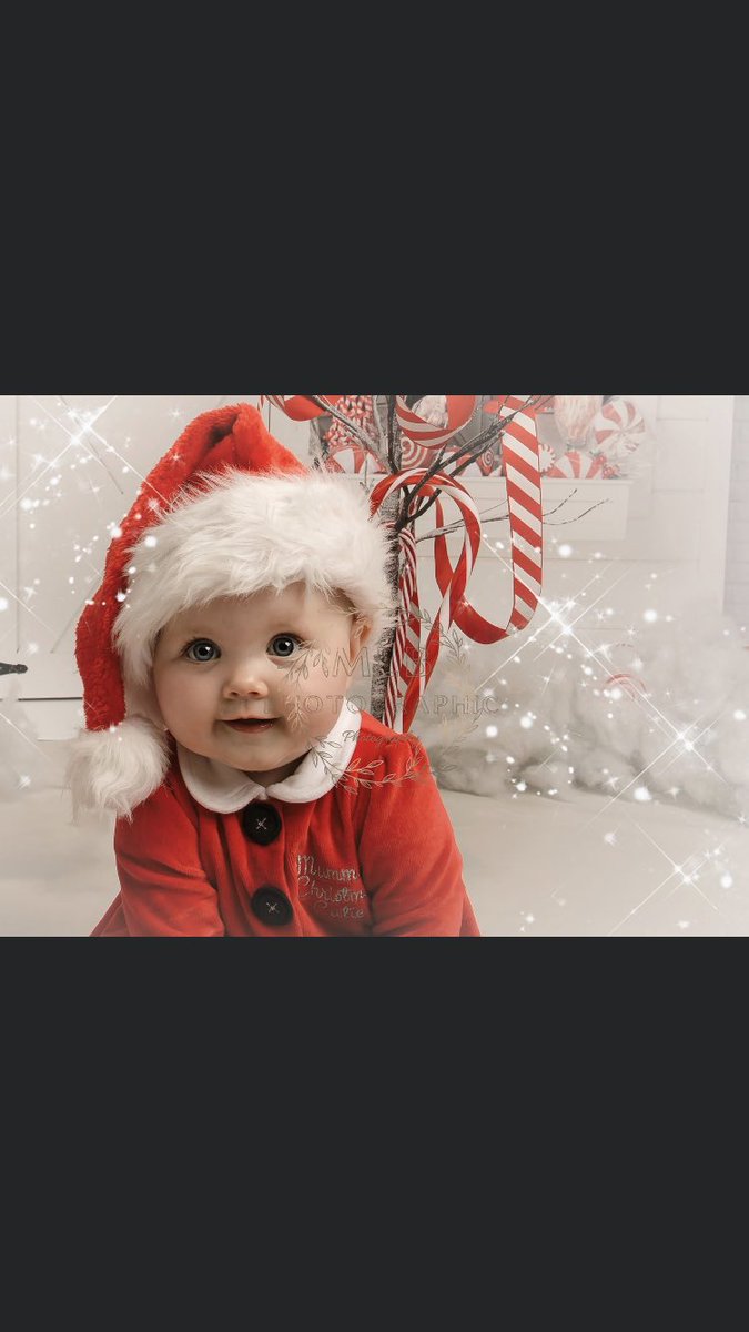 ericaharmar's tweet photo. Some photos of Clara and Esmé for Christmas. I don’t care I’m happy to say it. I have two very beautiful girls! 😂. https://t.co/ECN30rpyuS