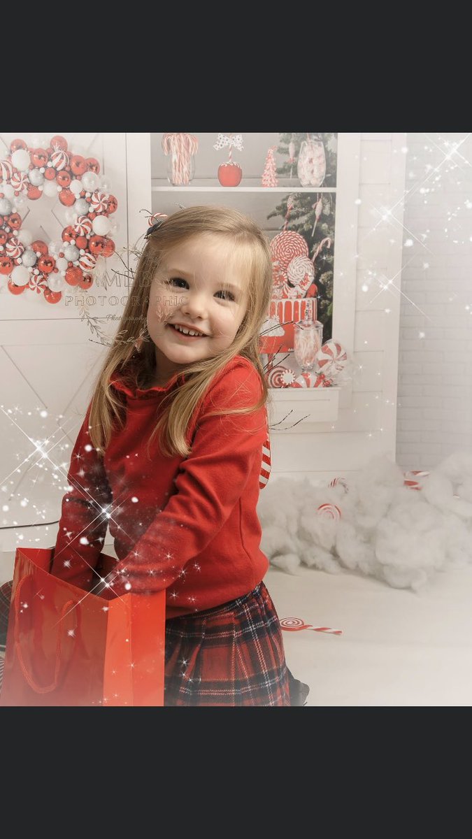 ericaharmar's tweet photo. Some photos of Clara and Esmé for Christmas. I don’t care I’m happy to say it. I have two very beautiful girls! 😂. https://t.co/ECN30rpyuS