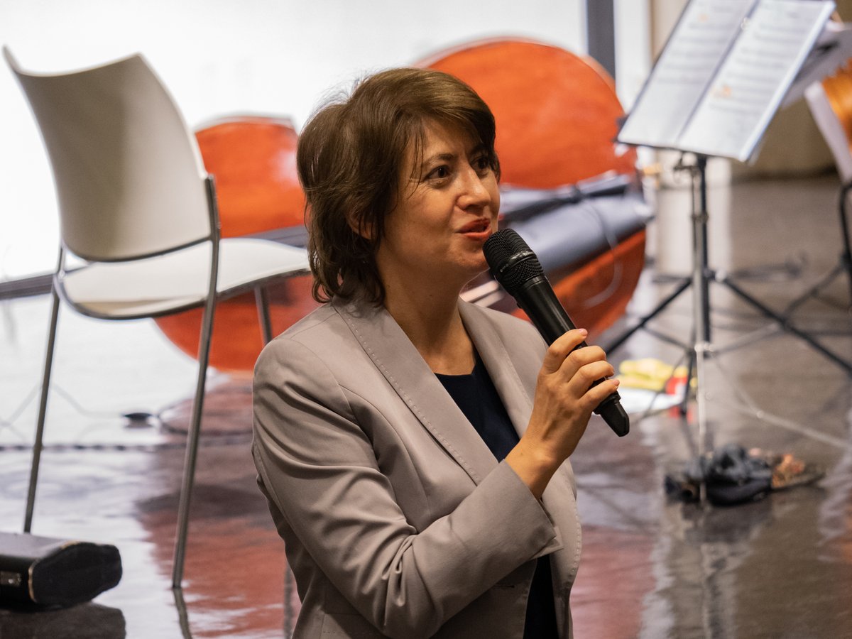 Inalco's tweet photo. Lundi soir s'est tenue la soirée de lancement du Festival #Transcaucases 20/21, en présence de l'Ambassadrice de la République d'Arménie Hasmik Tolmajyan (@armembfrance).
Le festival se poursuit jusqu'au 10 décembre avec une riche programmation : https://t.co/YsKCX3olfR https://t.co/XQ1WiOCNQY
