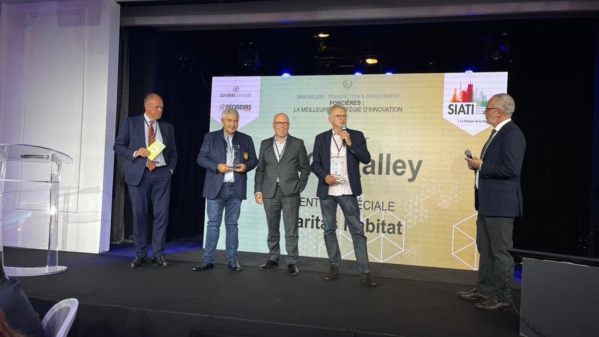 eValley_fr's tweet photo. Bonjour à tous 👋

Nous sommes ravis de vous annoncer notre participation à la 7e édition du sommet dédié à l’Immobilier, à l’aménagement des territoires et à l’#innovation où nous remportons le trophée Foncières "La meilleure stratégie d’innovation" grâce au site E-valley 🏆 https://t.co/6itI1bjzOk