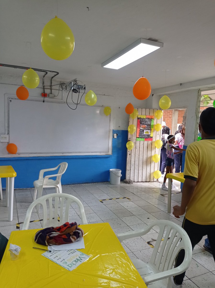 yulitza84006972's tweet photo. Ven y visita la feria empresarial en @IERAMONARCILA, encuentras de todo aquí!
@Educacion_Cali https://t.co/OWMoFbYpYK