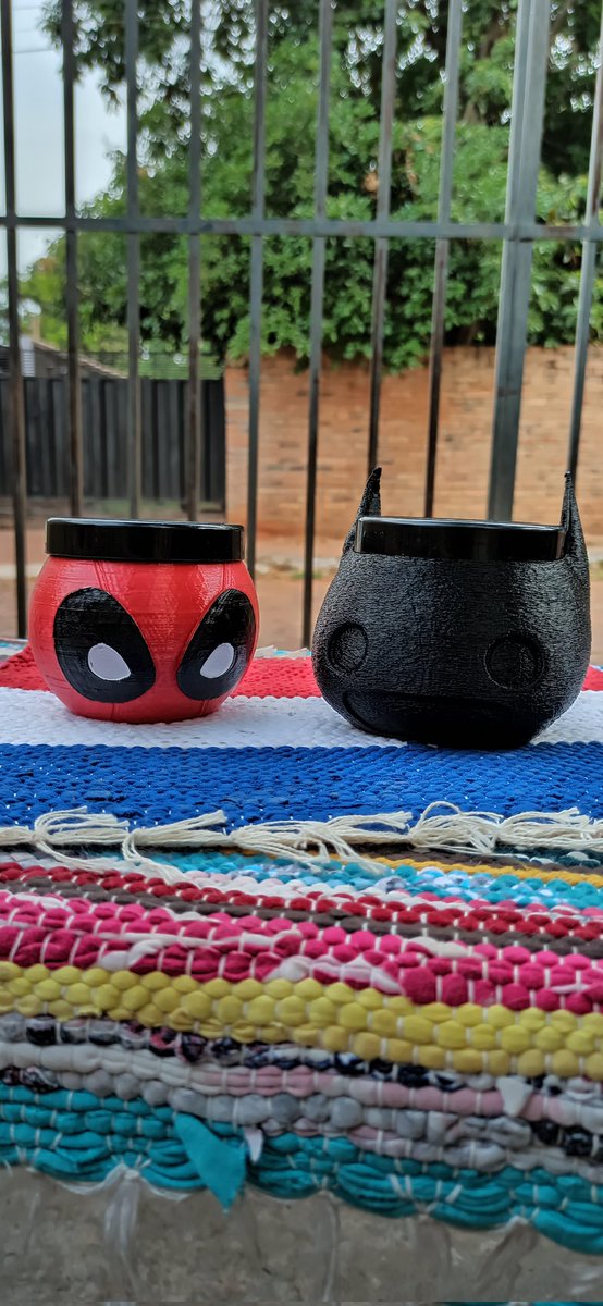 Arasa3D's tweet photo. Holiii 🔥surge un tereré bien purete, aunque por ahí digan que con remedio solo se toma de mañana 😒 nosotros decimos que se puede tomar todo el día uno bien pantano,purete y frío ⭐
¿Qué dicen?
➡️ Batiguampa
➡️ Deadpool
#guampa #impresion3d #terere #mate #paraguay https://t.co/AWGB0lya8K