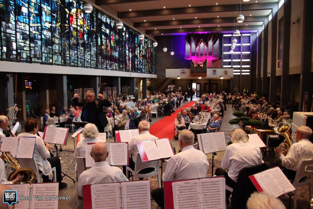 Tientallen mensen genieten van eerste editie ‘Eten met Franciscus’ (foto's) ➜ weertdegekste.nl/2021/10/tienta… #Weert