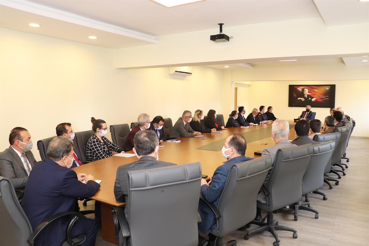 İlçe İdare Şube Başkanları Toplantısı, Kaymakamımız Ömer Lütfi Yaran başkanlığında 6 Ekim 2021 Çarşamba günü saat 14.00’da Kaymakamlık Toplantı Salonunda yapıldı.
