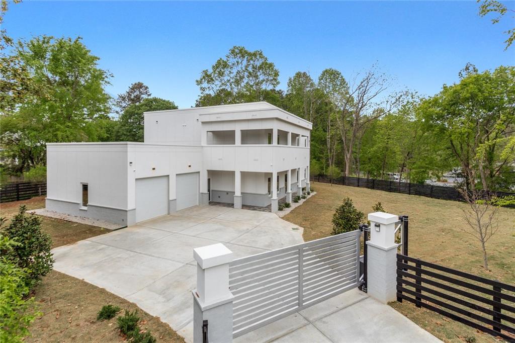 dagmarsands's tweet photo. 10570 Parsons Rd (home for sale) in Johns Creek, GA at $2,235,000. Two story modern/European home with wraparound balcony, walk-in closets and thermostats in each bedroom, intercom system, Japanese toilets that are heated &amp; have remote controls, &amp; garage. https://t.co/LRkdEZBP55 https://t.co/VanLXVLFsi