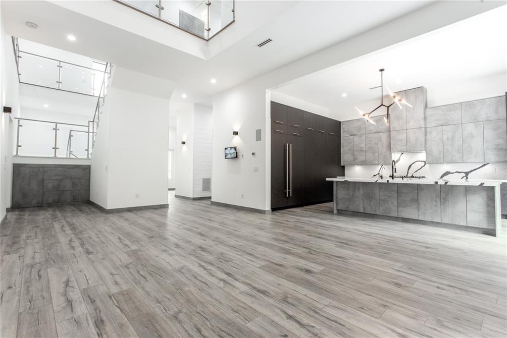 dagmarsands's tweet photo. 10570 Parsons Rd (home for sale) in Johns Creek, GA at $2,235,000. Two story modern/European home with wraparound balcony, walk-in closets and thermostats in each bedroom, intercom system, Japanese toilets that are heated &amp; have remote controls, &amp; garage. https://t.co/LRkdEZBP55 https://t.co/VanLXVLFsi