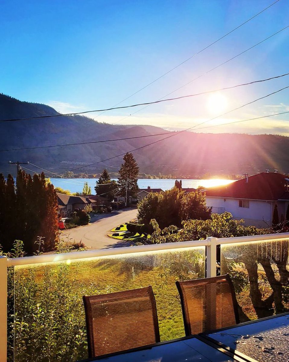 Teddy_Indo's tweet image. When the sun is actually bright like a Diamond 
#Osoyoos #OsoyoosLake #BeatifulBC #Canada #BritishColumbia