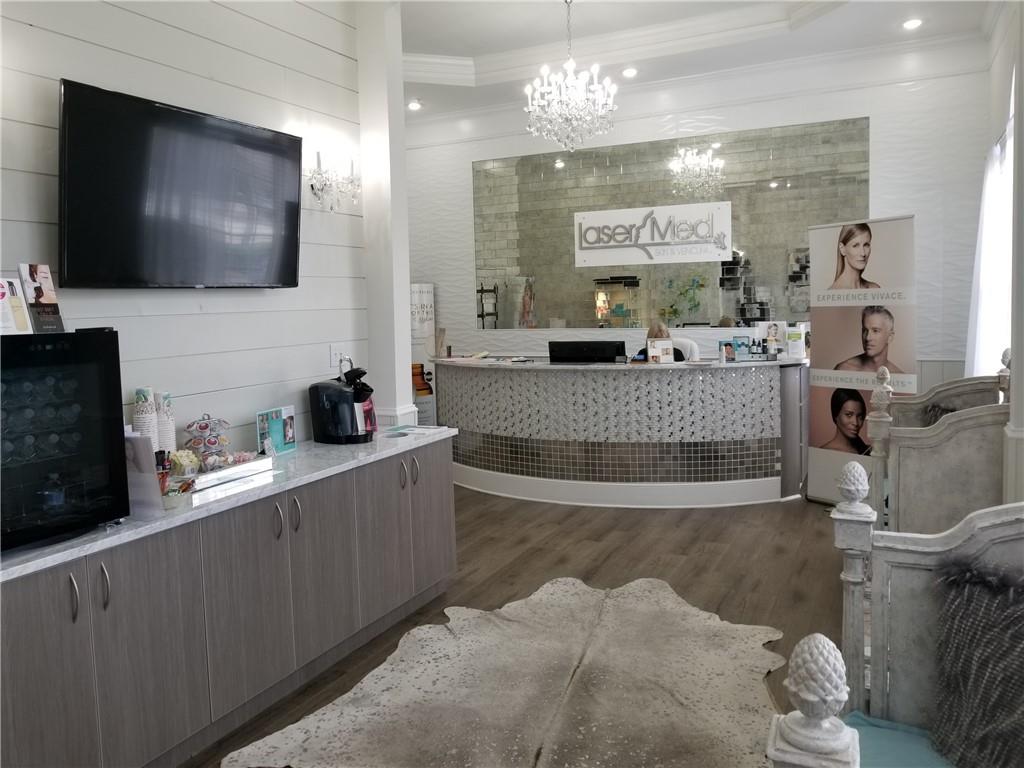 dagmarsands's tweet photo. PRICE REDUCED. 10405 Old Alabama Connector Rd. (office for sale) in Alpharetta, GA at $950,000. 5,769 sq. ft. The interior comes with a private medical offices, kitchenette/breakroom, laundry room, restrooms, 2nd entry lobby, &amp; lower level w/ 3rd entrance. https://t.co/4nflD9UzMH https://t.co/sHDVFWt9z3