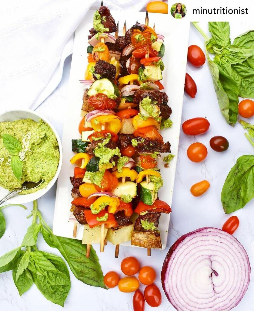 onceuponapesto's tweet photo. How many of these Pesto Steak Kebabs would you claim? They're loaded with steak, potatoes, peppers, onions, tomatoes, and zucchini, and then topped with a magnificent pesto.
•
•
•
📸 @minutritionist #repost #pesto #pestokebabs #kebabsrecipe #grillingrecipes #steak #instay… https://t.co/vF3GGS0uws