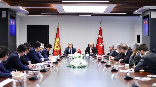 DerinDevlethb's tweet photo. Türkiye ile Kırgızistan arasında "sanayi ve teknoloji" anlaşması. https://t.co/v7HXgx4KX6