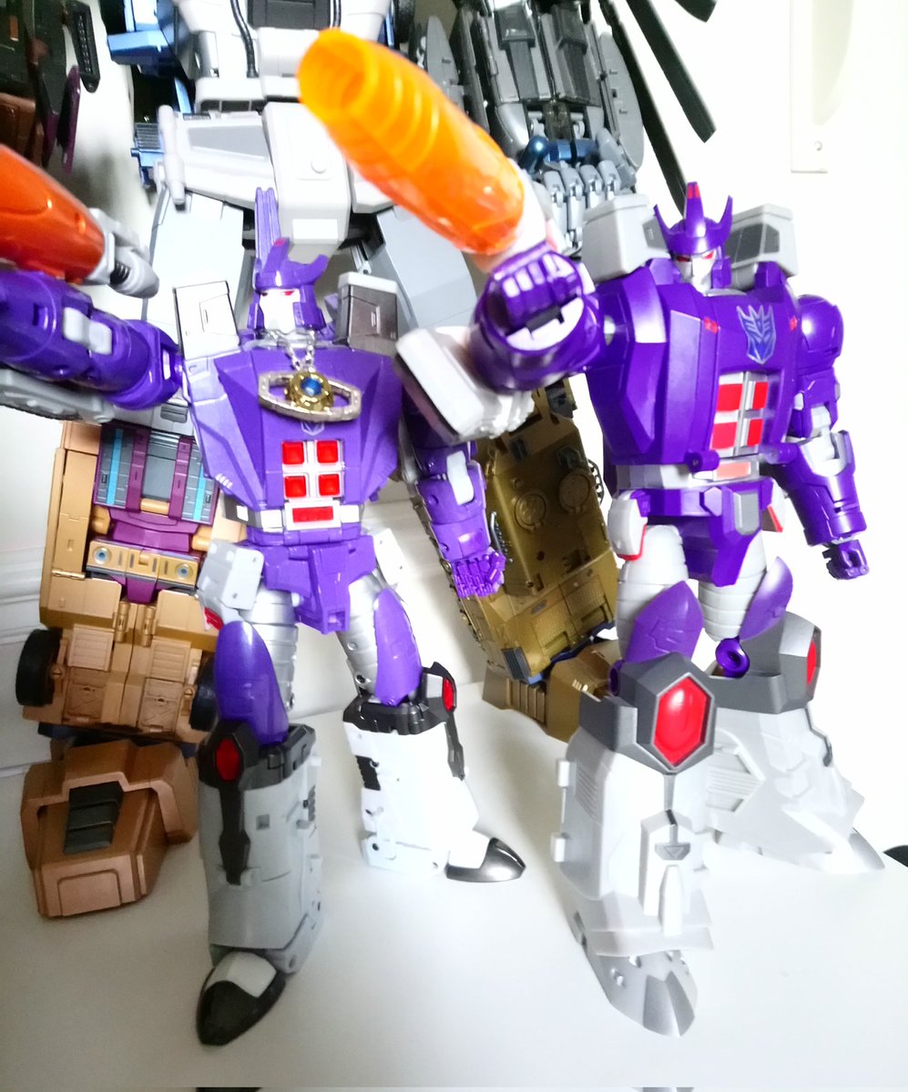 ArrowFyre's tweet photo. Outgunned
#FansToys #OpenAndPlay #Galvatron https://t.co/qtyO2BbUqL