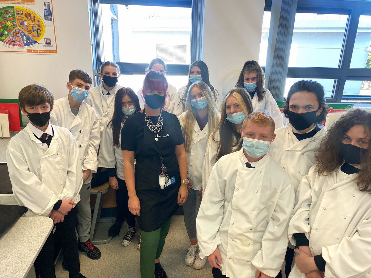 MissGrant_HE's tweet photo. Super proud of my SFW team today 🙌🏽 Well Done! @macmillancancer @StrathavenAcad @DYWStrathavenA1   #skillsforwork #hospitality #lunchlaunch https://t.co/3FJ2lwd0TT
