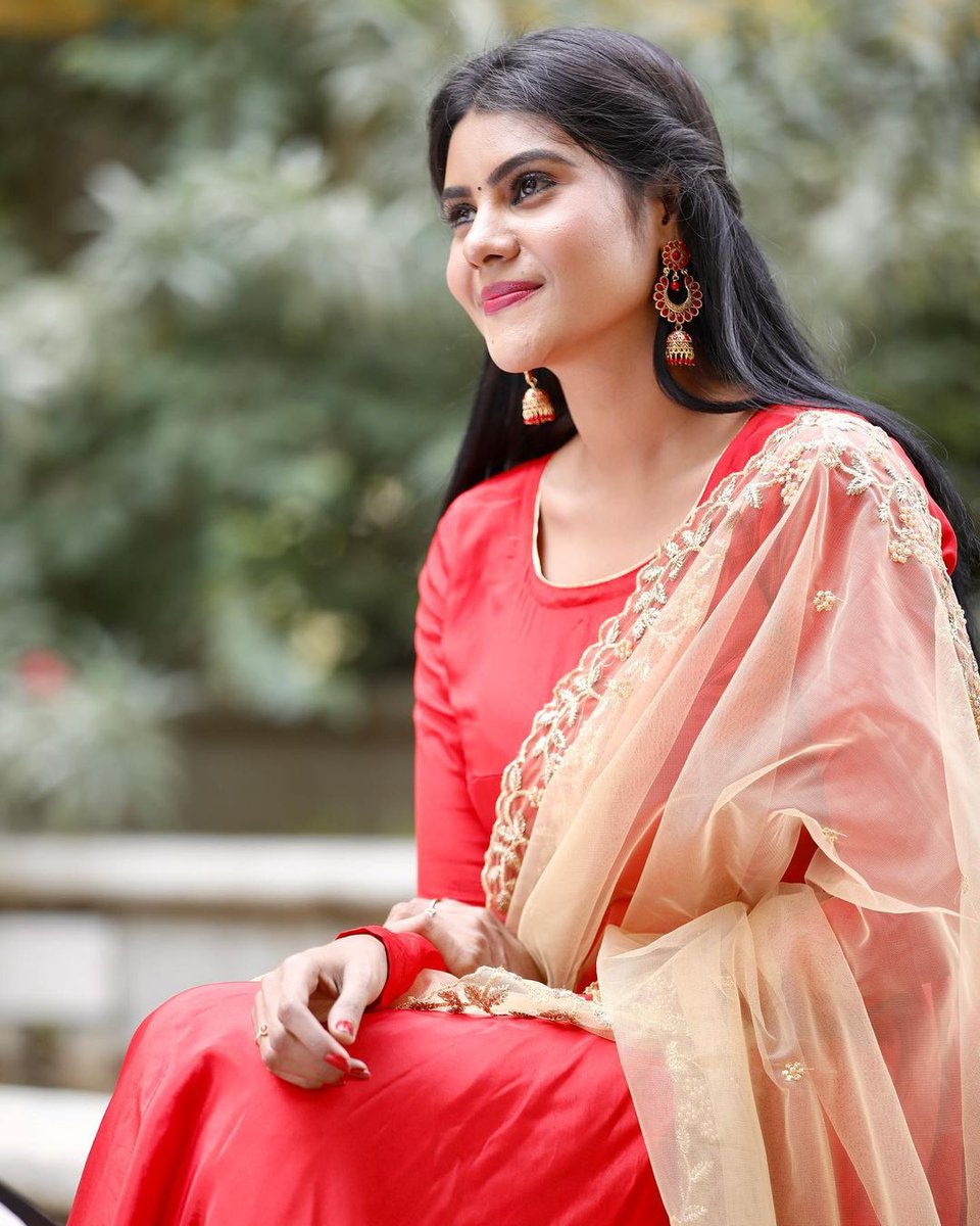 18Nivisha's tweet photo. Gorgeous queen 👑
Ever in Tamil Serial industry 💯
Is one and only Nivi Akka @i_nivisha 
#nivishasaree
#nivishaactress❤️ #nivisha_veriyans #nivisha🔥 #nivishatrendz #nivishasexy #nivishaofficial #nivishahot #nivishafansclub #nivisha_official #nivishaactress #beauty https://t.co/fO01KnFtRo
