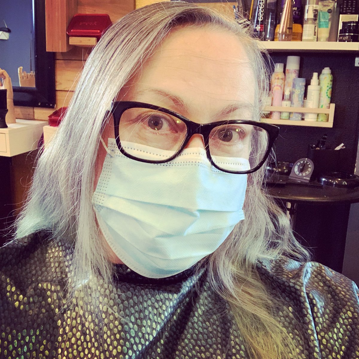AkreCarrie's tweet photo. Going more grey!! Fake lavender love!!! https://t.co/r45sWdrmhP