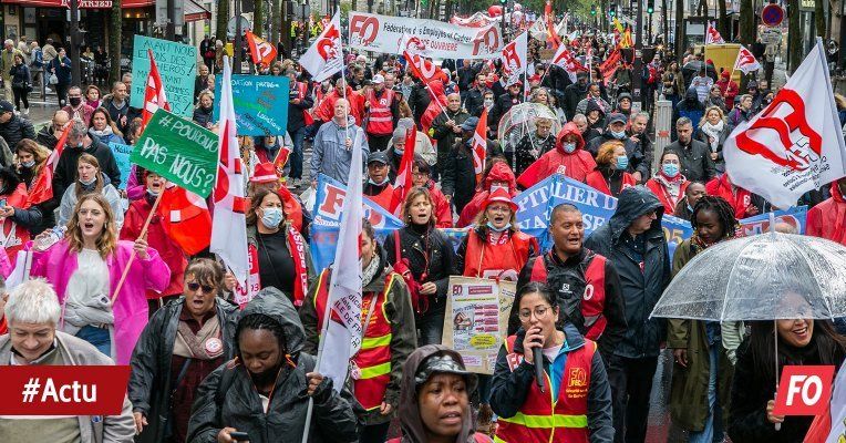 #5octobre2021 : forts de leurs revendications, les travailleurs se mobilisent.
Il s’agissait, le #5octobre, de "donner un signal au #gouvernement et au #patronat", soulignait le matin même le secrétaire général de la confédération FO, <a href="/YVeyrier/">Yves VEYRIER</a>.
>> force-ouvriere.fr/5-octobre-fort…
